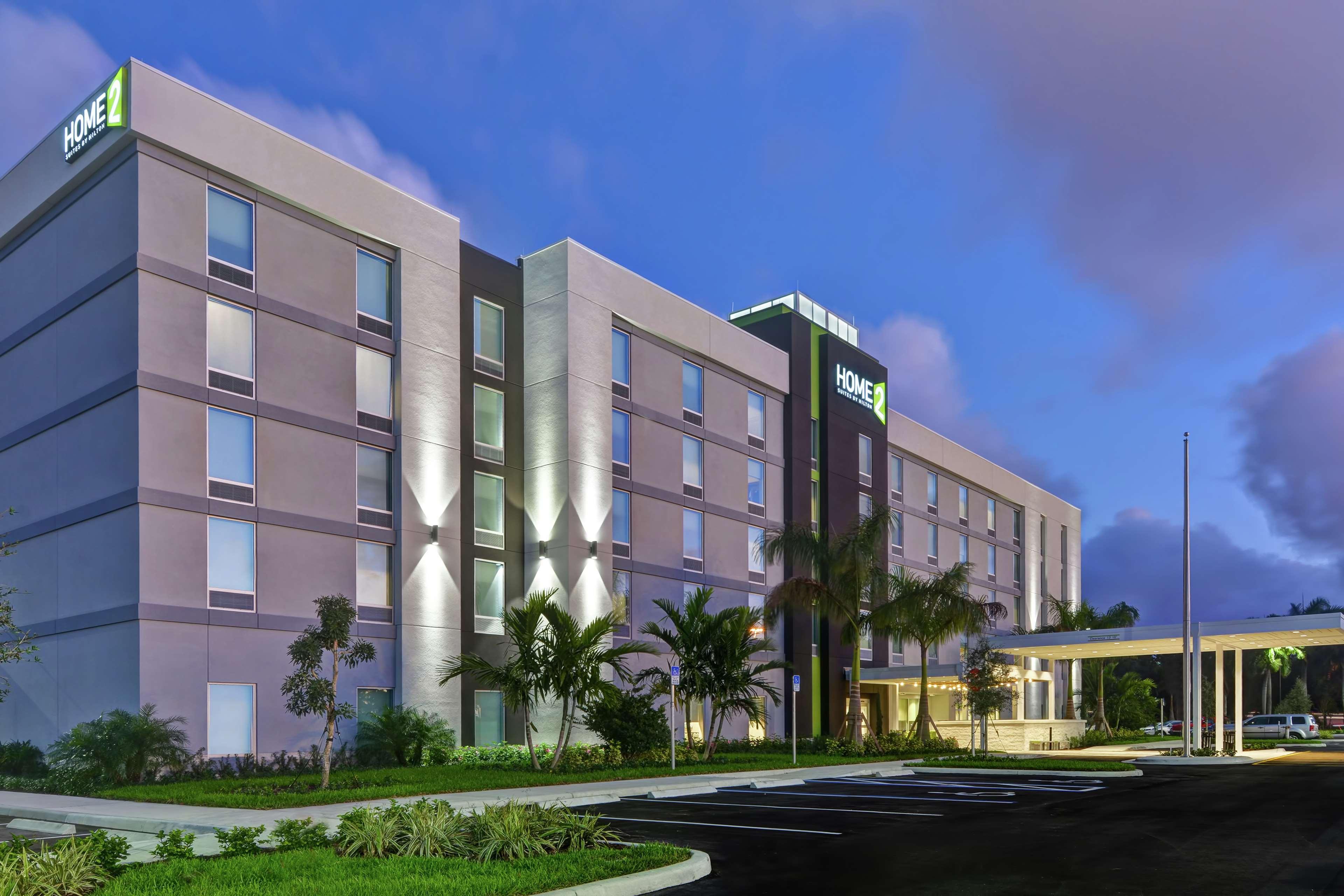 Home2 Suites By Hilton West Palm Beach Airport Cloud Lake Экстерьер фото