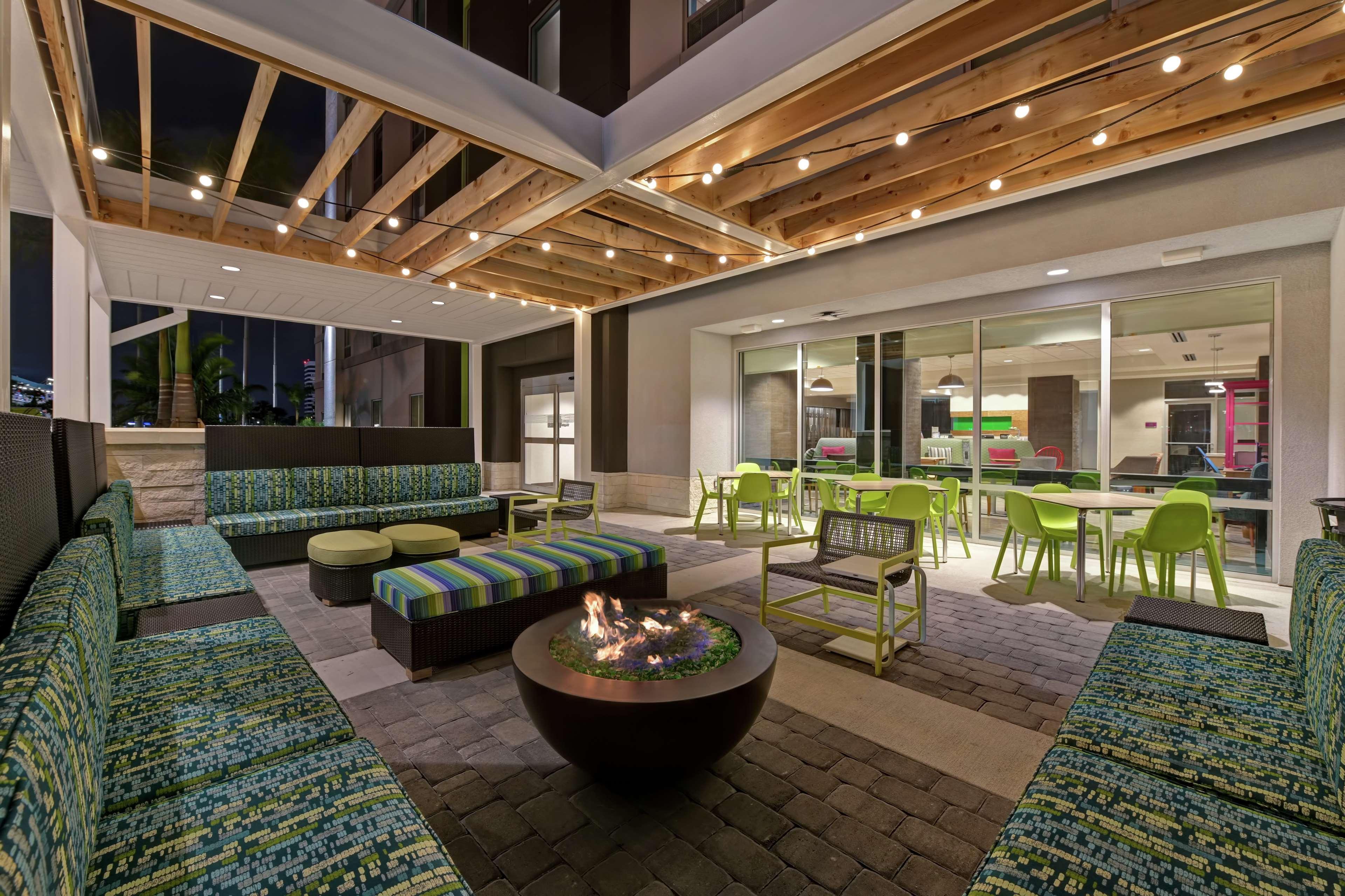 Home2 Suites By Hilton West Palm Beach Airport Cloud Lake Экстерьер фото